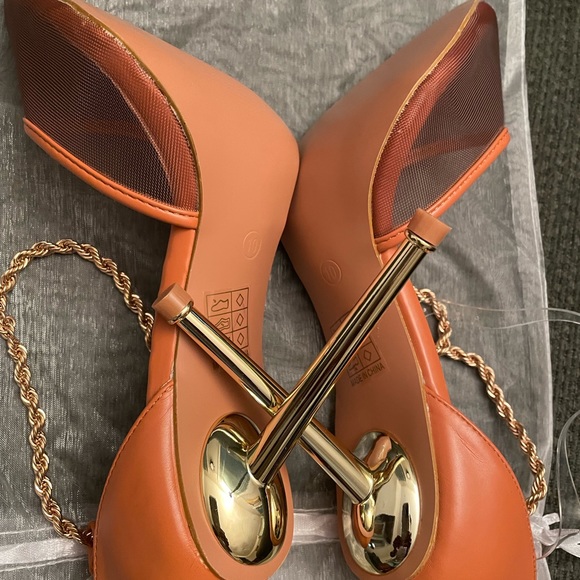 Miss Lola Heels - Picture 5 of 8